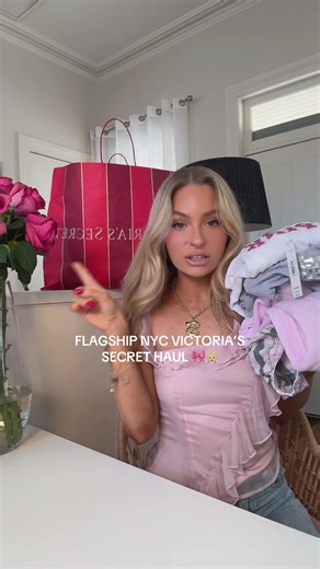 A few new girly pieces from THE best VS store 🎀 #victoriassecret #victoriassecretangel #girlythings #girlygirl