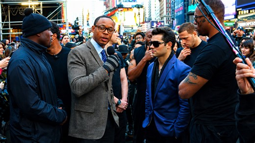 Lookalike Zac Efron pranks people in New York City