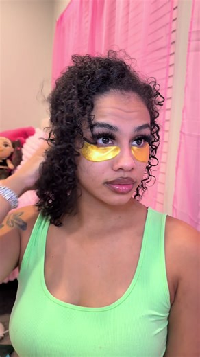 @Bask and Lather Co CODE: BIGLEX Filming all day, wigs on and off… but I still take care of my real curls Hydration first, definition next, edges laid no flakes, no stiffness, no toxic ingredients. Curls protected even when the cameras are off. 💛 Link in bio!