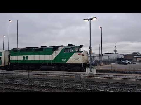 F59ph 562 leaving mimico yard #f59ph #gotransit