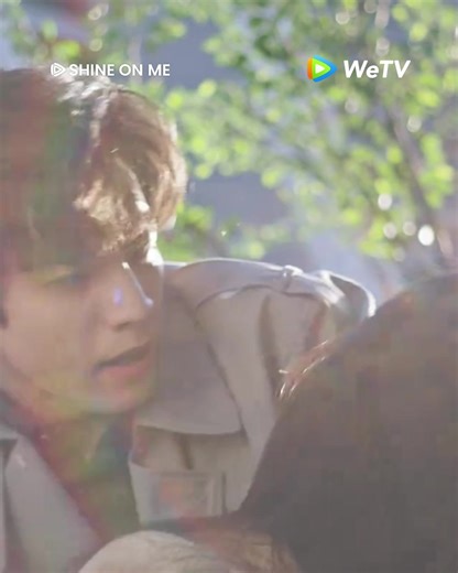 Bahaya banget!😩 Untung ada cogan yang nolongin…🥲 🎬: Sinarilah Aku (Shine On Me) 👉: VIP: Setiap hari pukul 17.00 WIB (2 EP/hari), 29-31 Des, mulai 7 Jan (1 EP/hari) | Express Plus 1 EP lebih cepat Free: Senin - Jumat (1 EP/hari) 📌: https://bit.ly/ShineOnMeWeTV #WeTVIndonesia #ShineOnMe #Dracin #SongWeilong #ZhaoJinmai