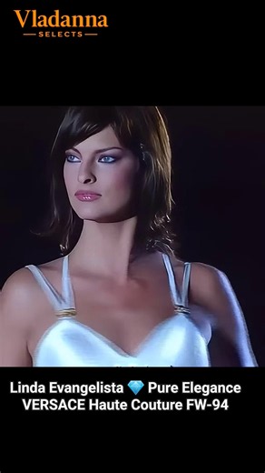1994 FW 💎 Linda Evangelista • Runway Perfection • VERSACE Haute Couture • Fashion Archive Paris