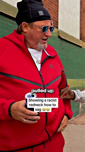 Showing a racist redneck how to sag 😭😭 #thurldes