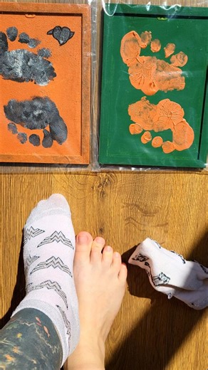 Toes Focus: Warm Sun On My Socks