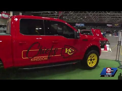 'World of Wheels' custom car and hot rod show comes to Bartle Hall this weekend