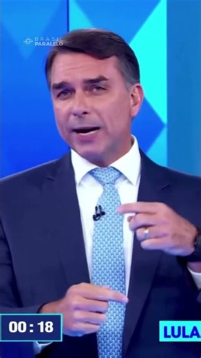 Flávio Bolsonaro promete comprar dívidas