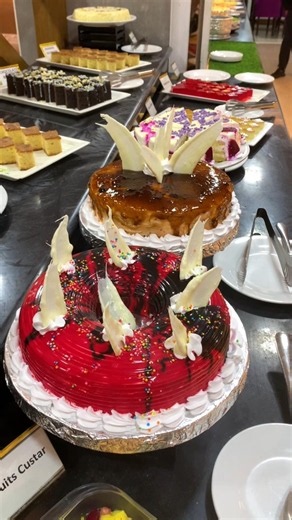 The Cafe Rio Gulshan Buffet Unlimited Whole Cakes Cutting Dessert Platter 1399 Tk Dinner #ytshorts