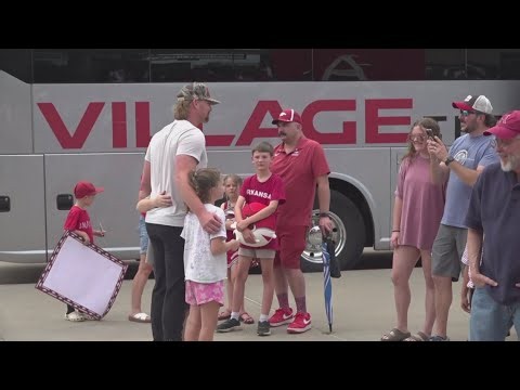 Razorback baseball team heading to Kansas for NCAA tournament
