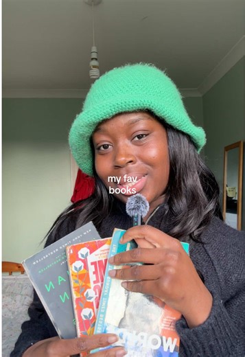 3 books i’d easly recommend anyone to read to start reading/get back into reading again 📗sharp objects by gillian flynn 📙homegoing by yaa gyasi 📘small worlds by caleb azumah nelson #booktok #readersoftiktok #homegoingyaagyasi #smallworlds #sharpobjects