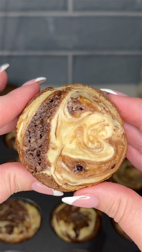 viral cheesecake stuffed chocolate chip brookies recipe #recipe #chocolate #baking #dessert #shorts
