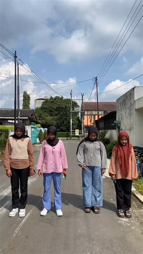 Dilesin Academy | Bootcamp IT Purwokerto on Instagram: "BERSIAPLAH😎 🔥 Python Private Class – Beginner Level Belajar dari dasar sampai bisa bikin project akhir sendiri. Cocok banget buat pemula! 💡 Highlight Kelas: • Mentor berpengalaman • Praktik langsung • Interaktif • E-sertifikat • Offline / Online • 10x pertemuan 💸 Diskon 50%! Harga cuma 1.000.000 (dari 2.000.000) 👥 Ajak temen biar makin murah! Daftar di: dilesin.com/b-python #privatebootcamp #privateclass #groupclass #python #pythonclas