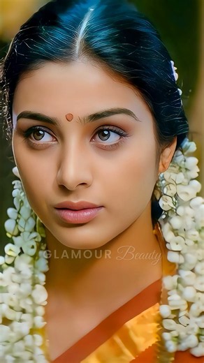 Tabu Ki 90s Wali Sundar Khoobsurati 😍 | Sharp Eyes Face Closeup | Glamour Beauty #shorts