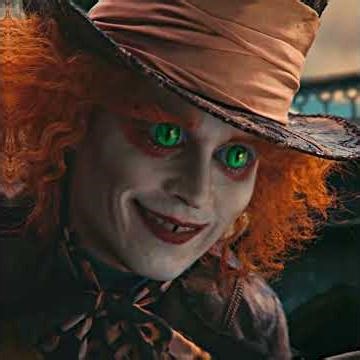 🎩⟪Alice in Wonderland (2010)⟫The Big Headed Queen likes to step on pigs with her feet. #movie #edit