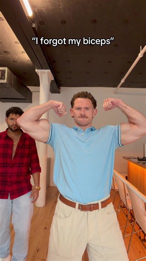 for some reason this bicep check is 3 hours long... @FilthyRichard @londono_jason #DoubleDateIsland #DDI