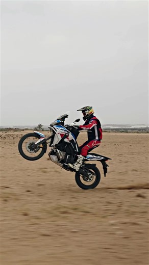 LOCK IN CHAT ITS DAKAR SEASON‼️ Let's paint the desert red with the Monster Energy Honda team @Adrien VAN BEVEREN 🦹🏼‍♂️ @toshaschareina @Skyler Howes @Honda HRC @Dakar Rally