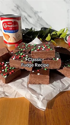 Carnation’s fudge recipe has been a holiday classic for decades! ❤️