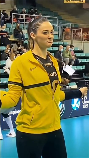 🇹🇷 Zehra Güneş – Turkish Volleyball Star | Biography, Skills & Highlights
