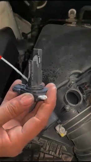 how to mass air flow sensor clean 👍💯#foryou #shortvideo #automobile #mechanic #MAF#sensor#viral