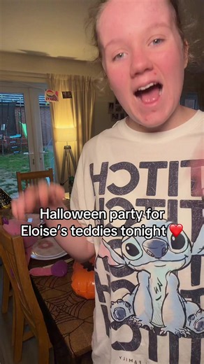 Halloween party for Eloise’s teddies — heartwarming setup and hats