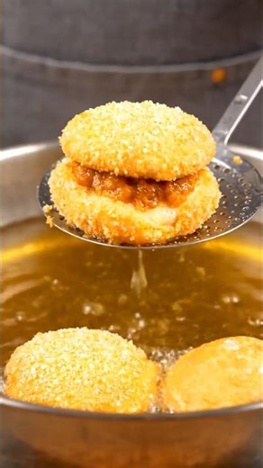 Hot curry bun explosion 😳