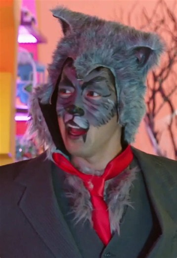 🐺💼 When the Business Wolf shows up… but nobody gets the joke 😂 Watch episodes of Ryan's Mystery Playdate on Ryan and Friends Plus. Link in bio . In this episode, Ryan and his dad are getting into the Halloween spirit when they meet a very unexpected trick-or-treater: a “Business Wolf”! 🎃 But there's just one problem… they have NO idea what the costume is supposed to be! . #ryansworld #ryansmysteryplaydate #halloween #halloweencostume #wolf