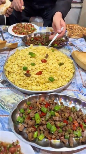 Turkish Friends' Epic Dinner Party: A Culinary Journey in Istanbul
