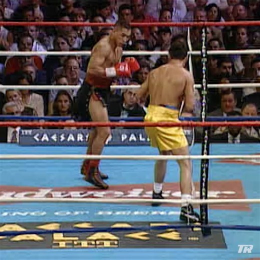 One of the greatest rivalries in boxing 🇲🇽🇵🇷Watch the best of Mexico vs PR today on #TopRankClassics. ➡️ https://t.co/R65cbFCvbt
