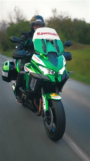 Take a look at the rainbow of Versys 1100 colours, ready to light up every Tour de France stage 🌈