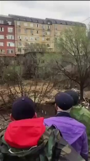 Catastrophic flooding in Dagestan: entire buildings collapsingIn Makhachkala, a residential high-rise first sank and then collapsed. People may still be trapped inside.Residents of nearby buildings are being urgently evacuated. A state of emergency has been declared across Dagestan.The flooding has hit several cities at once — Derbent, Makhachkala, and Khasavyurt. Streets are underwater, thousands are left without electricity and water. Some areas are now only accessible by boat, and cars have b