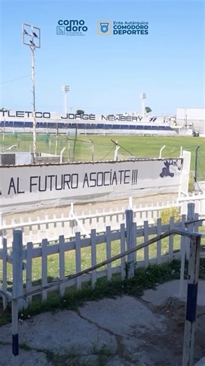 Ente Comodoro Deportes on Instagram: "🏗️ Comodoro Deportes acompaña el crecimiento de Jorge Newbery Hernán Martínez, presidente de Comodoro Deportes, recorrió las instalaciones del Club Jorge Newbery junto al titular de la institución, Pablo Barrientos, y el director de Deportes, Martín Gurisich. La visita permitió conocer el avance de las obras y los proyectos que fortalecen el desarrollo deportivo y social del “Aeronauta”. El club avanza con un flamante edificio de dos pisos y proyecta contin