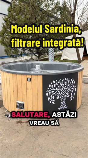 Modelul Sardinia! Un model cu sistem de filtrare integrata Cada acrilică Gri perlat si izolată cu spuma cu celula inchisă Hidromasaj Iluminare Led color RGB Exterior lemn culoare natur vopsit/tratat Suporti pahar integrati in marginea cazii,luminati Logo Tree exterior luminat Soba integrata,cos fum 2m si protectie arsura Scara acces Capac Thermoizolant Disponibil si cu soba externa 🏡🛀🧖‍♀️🍾🥂😎 ☎️ 0784667788 #VâlsanSPA #spalatineacasa #jacuzzi #sauna #sardinia