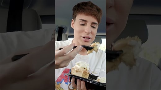 European tries Cheesecake Factory cheesecake for very first time