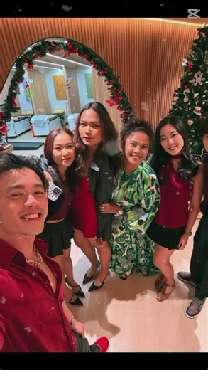 A night of celebration and gratitude. 🎄✨Thank you, team. Merry Christmas & Happy New Year! 🎁❤️