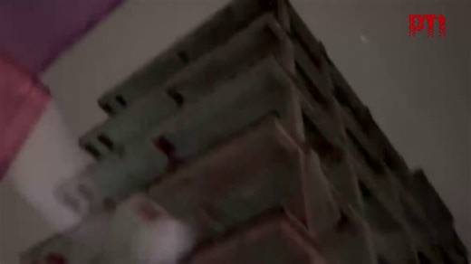 VIDEO | Bihar: Two dead after wall of under-construction building collapses during severe storm in Danapur.#BiharNews(Full video available on PTI Videos - https://t.co/n147TvrpG7)