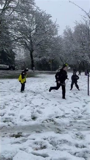 Washington Police Take On Local Kids in Epic Snowball Fight