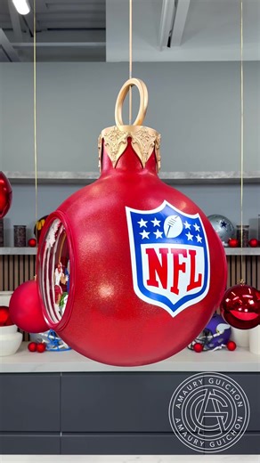 I’ve teamed up with @Netflix to make this year’s NFL Christmas Game Day extra sweet! Which team are you rooting for? #AmauryGuichon #Chocolate #NetflixPartner