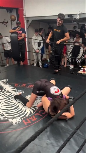 girls Boxing fighting #boxing #shorts #gymgirl