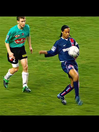 Ronaldinho Magic Skills 🤩