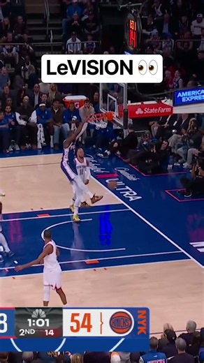 LeBron with a dime to Jaylen Brown for the dunk 😤