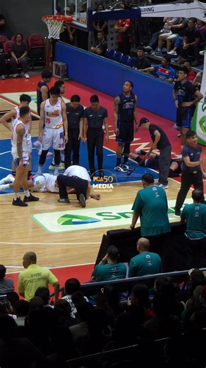 Clarito and Hodge hit the deck. Live on 🏀 RPTV ch 9 and 10 (free tv) 🏀 PBA Rush on Cignal ch 90 & 260 🏀 Pilipinas Live App (download for free livestream) 🏀 OneSports YouTube (free live stream) #PBA50 #PBA50LID #PBA50PhilCupQFSuddenDeath | PBA