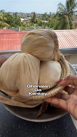 HOMEMADE GA KENKEY 🇬🇭🌽 Ingredients: * Corn dough * Water * Salt * Corn husks for wrapping Method: 1. Divide the corn dough into two equal portions. 2. Use half to prepare the aflata by mixing it with water and salt, then cooking it as you would banku. 3. Sprinkle a little water over the remaining corn dough, mix until slightly pasty, and break up any lumps. 4. Add the cooked aflata and mix thoroughly until well combined. 5. Shape the mixture into balls and wrap each one in corn husks. 6. Line