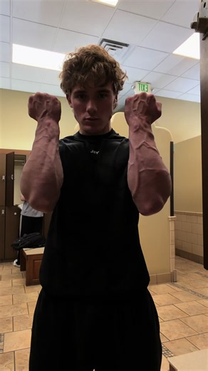 i never pretended to be somebody else… @AYBL | ASHTON #shredded #physique #motivation #viral #inspiration