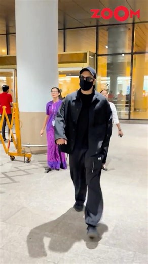 Ranveer Singh SNAPPED at the airport in all black attire #shorts #ranveersingh