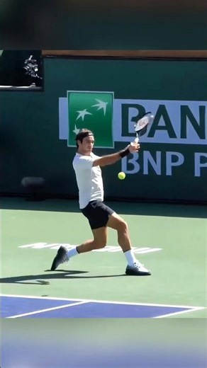 Roger Federer's Elegance in 22 Seconds 🎾 #Shorts