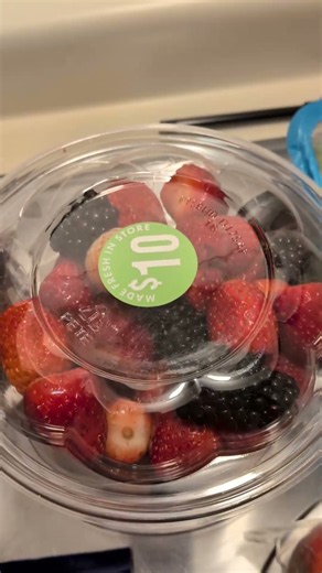 Kroger Grocery Haul!!! Veggies,fruits, yogurt, water, etc...