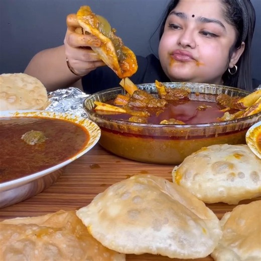 ASMR: EATING SPICY MUTTON CURRY🔥 PURI/LUCHI || #shorts #mukbangn#asmreating #mukbangasmr #asmr