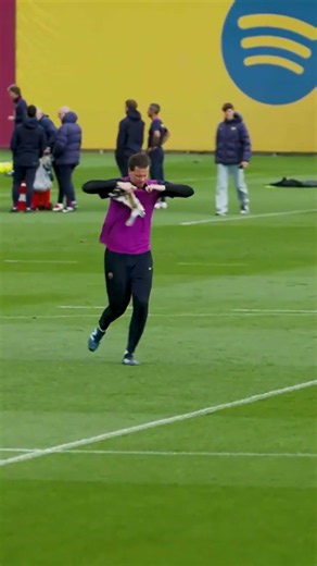 Szczęsny never disappoints 😂 #fcbarcelona #shorts