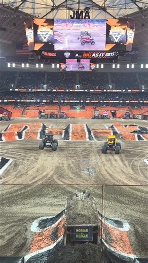The first 12 points of the night go to Tristan England 🙌 #MonsterJam #MonsterTrucks #Syracuse #JCB
