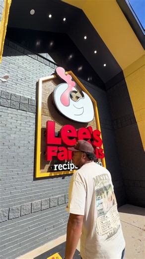 Got to try the new @Lee’s Famous Recipe Chicken in Spartanburg, SC! #foodreview #leesfamousrecipechicken #friedchicken #localeats #spartanburgsc
