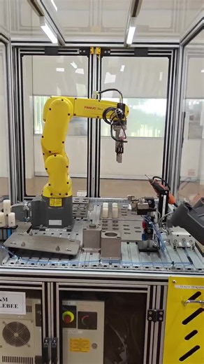 #robotics #fanuc #palletizing #industrialrobotics #automation #robotprogramming | Om Satodiya